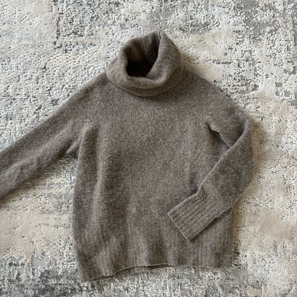 Aritizia wool babaton cowl neck sweater size xxs - Picture 1 of 5